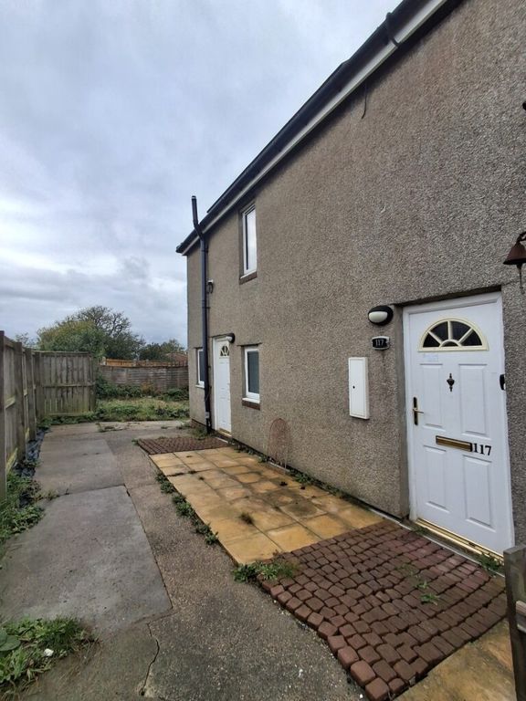 Property photo 2 of 11