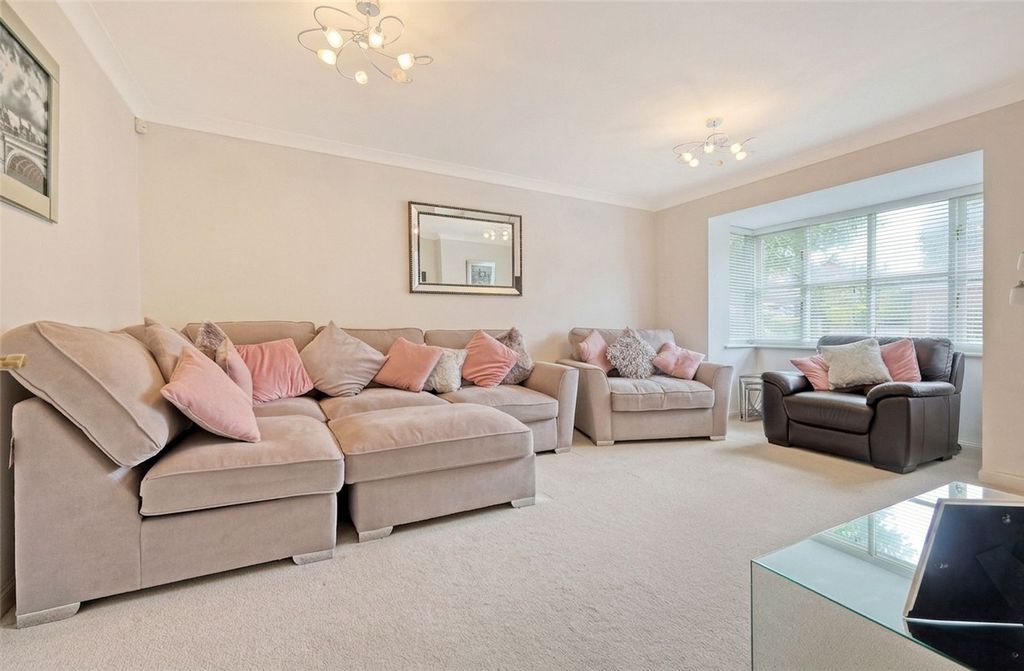 Property photo 2 of 13