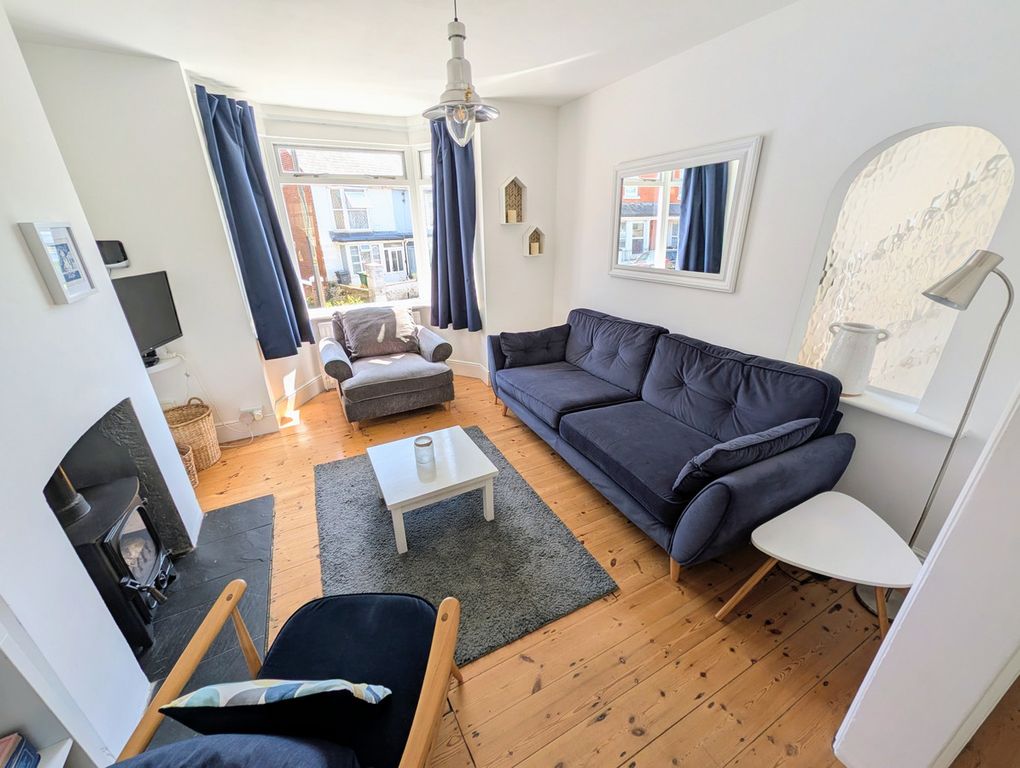 Property photo 2 of 33