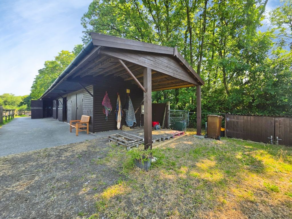 Property photo 2 of 44 Pbox-Img.Jpg