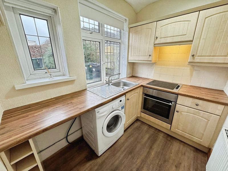 Property photo 3 of 9 Photo 7