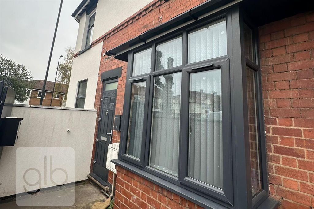 Property photo 1 of 12 16.Png