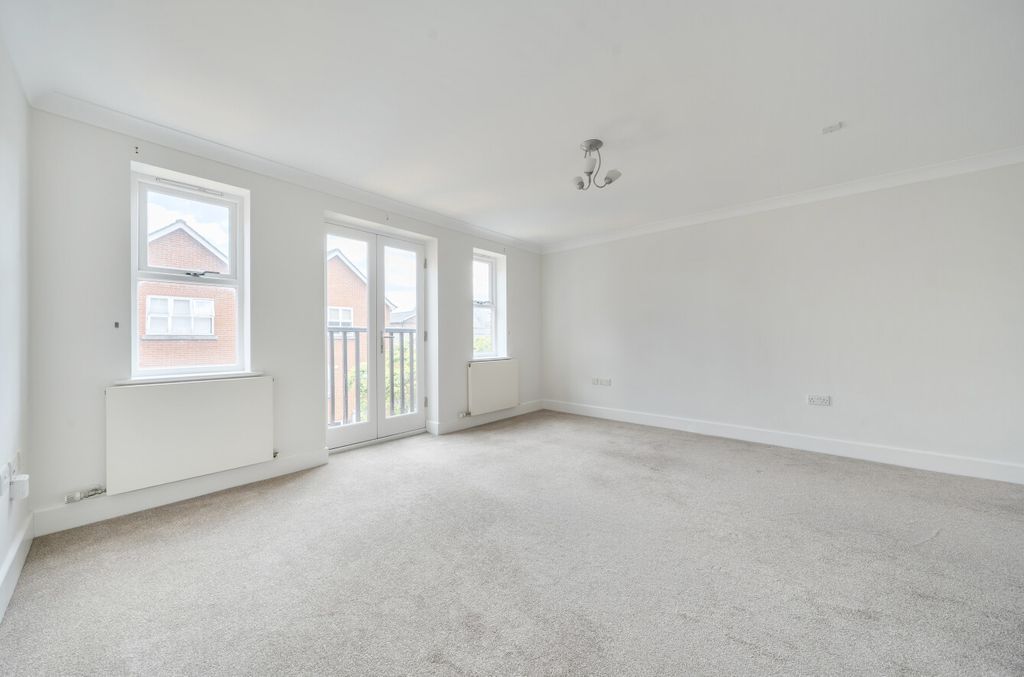 Property photo 2 of 14 1459259-14-6A0338...