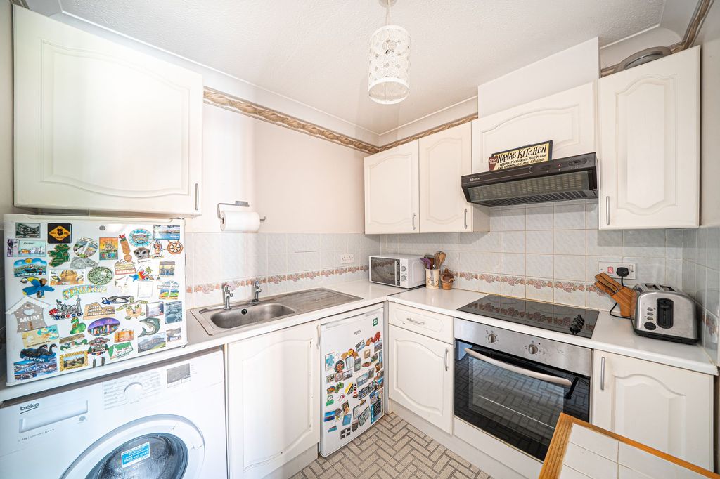 Property photo 3 of 24 Kitchen
