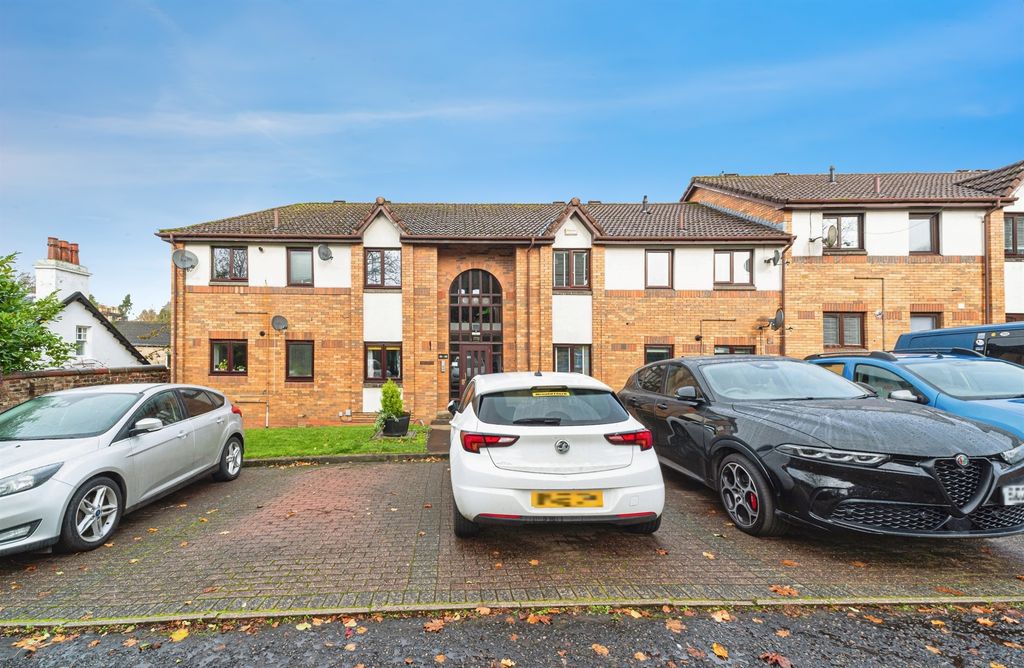 Property photo 1 of 17