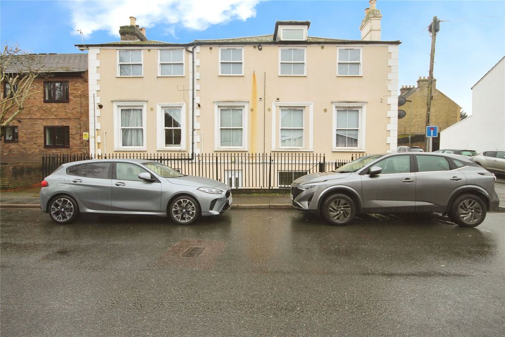 Property photo 1 of 11 Exterior