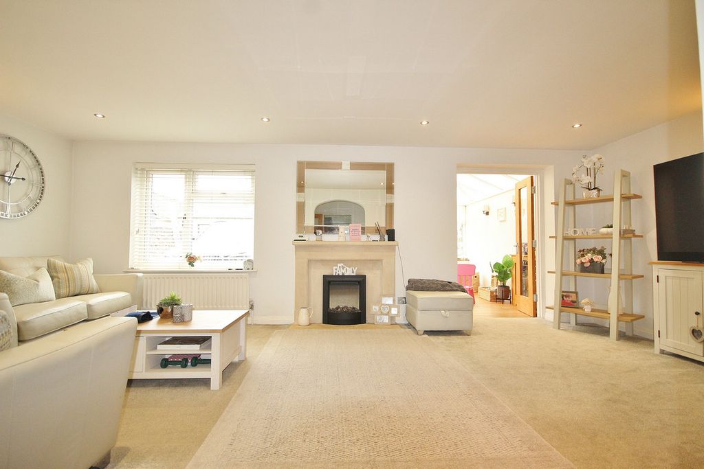 Property photo 2 of 21