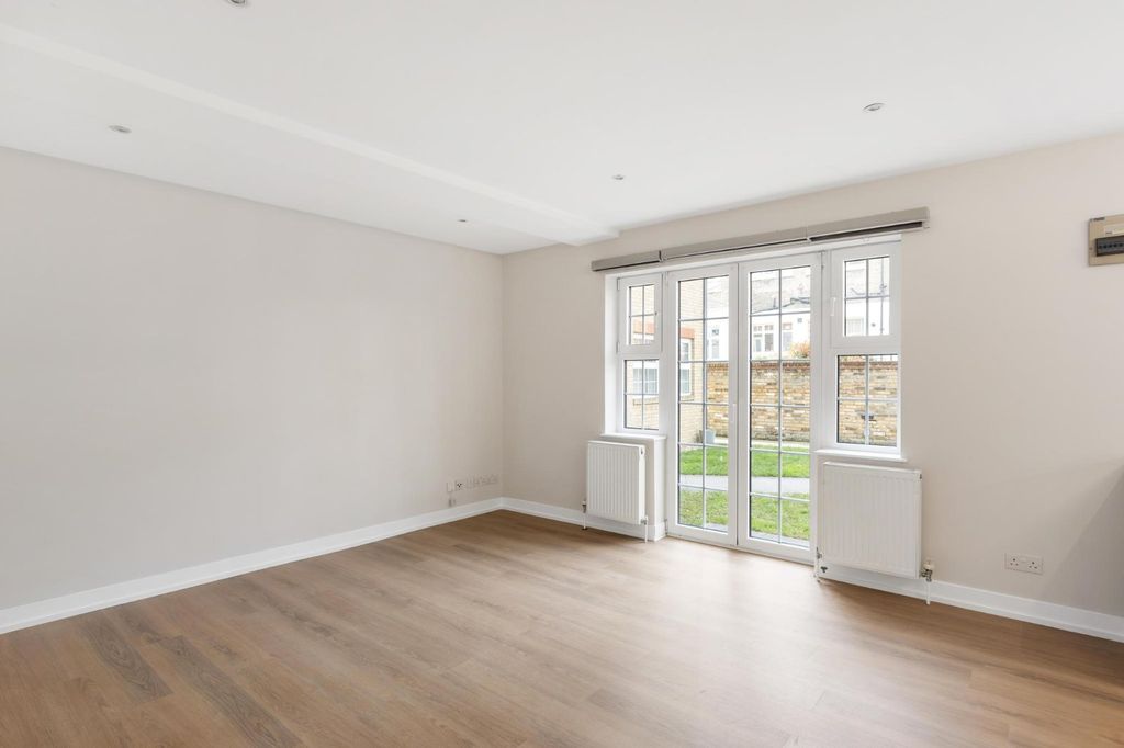 Property photo 2 of 9