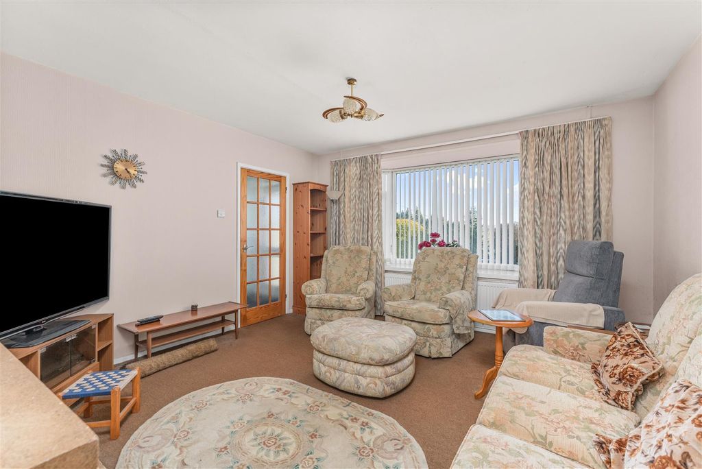 Property photo 2 of 17 Wayside, Church Lane, Mollington-9.Jpg