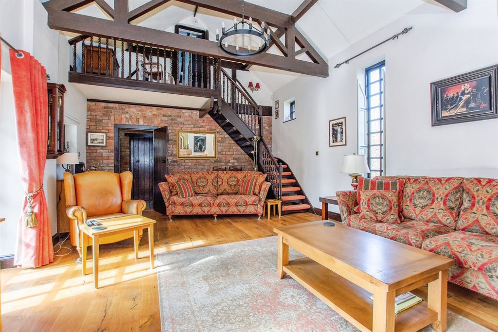 Property photo 3 of 23