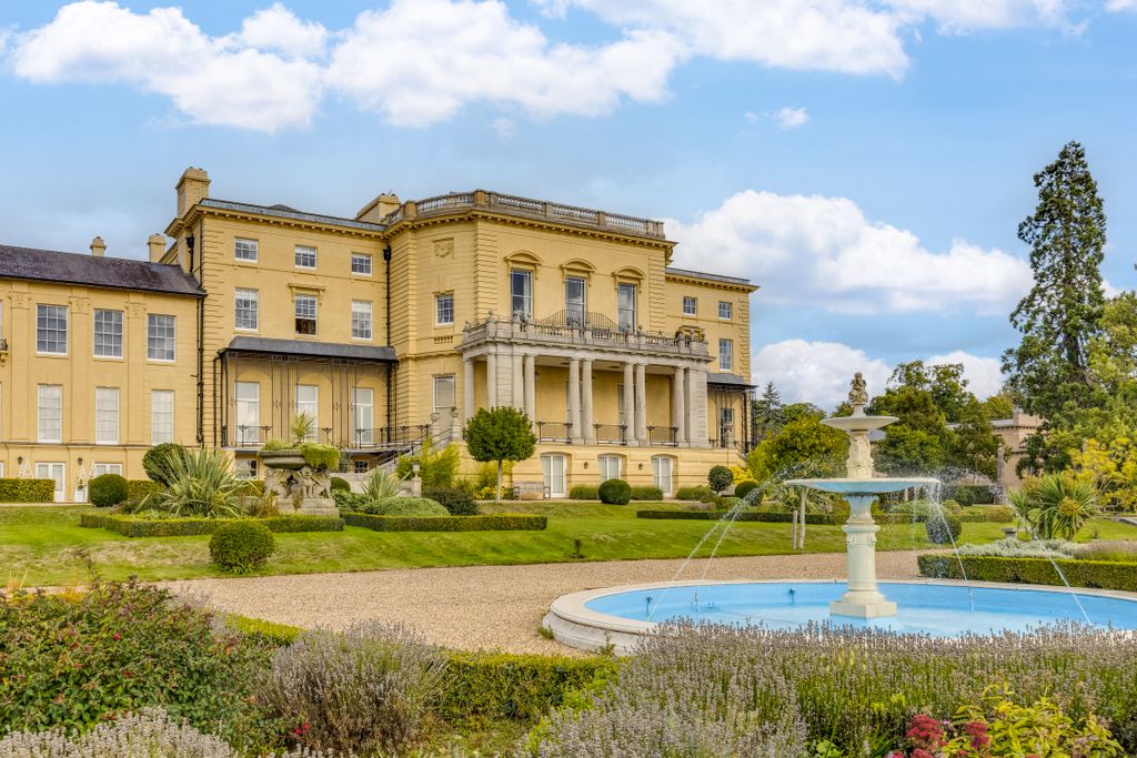 Property photo 1 of 31