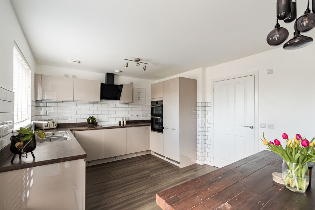 Property photo 3 of 24 Property Image 3