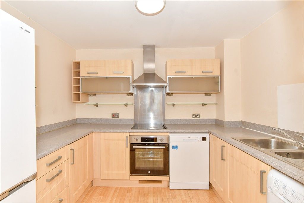 Property photo 2 of 9 Kitchen