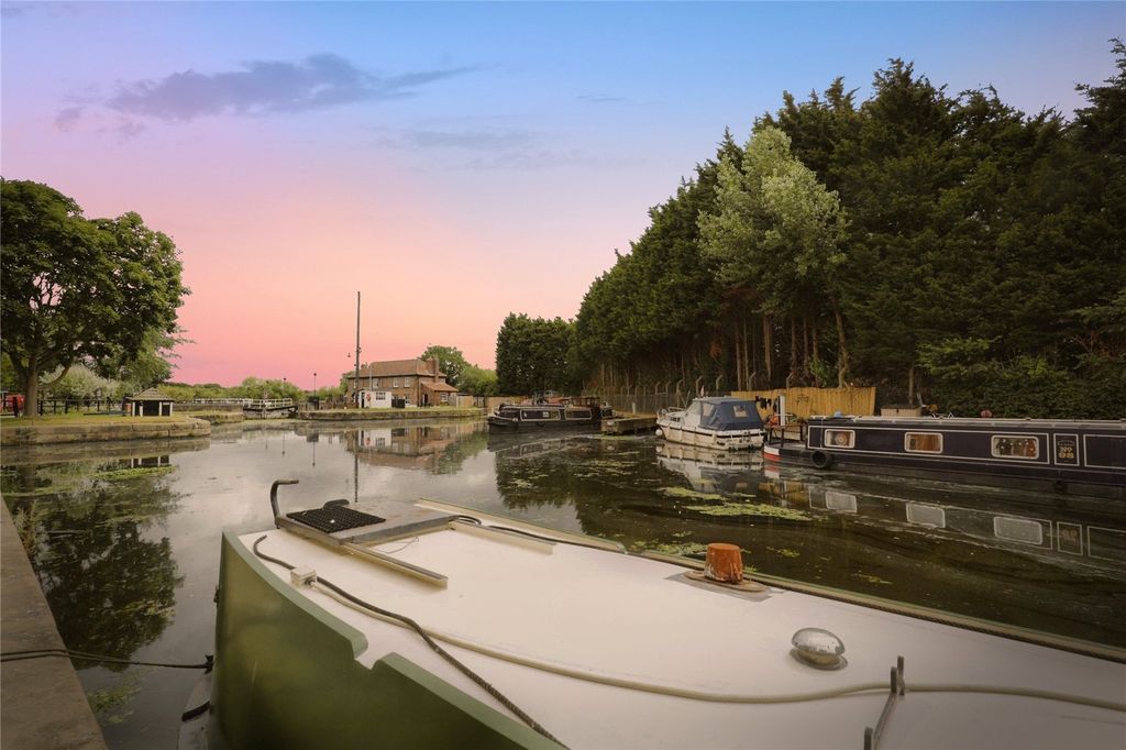 Property photo 1 of 12 River