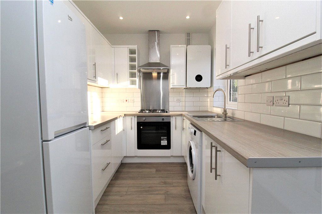 Property photo 3 of 12 Kitchen