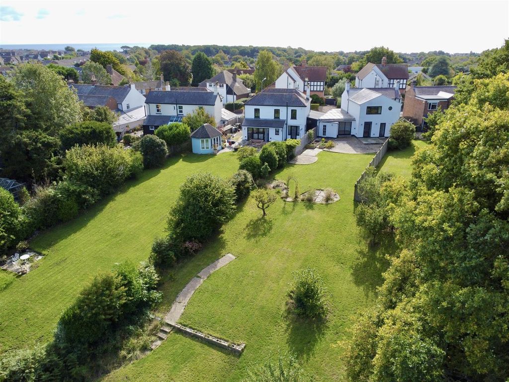 Property photo 2 of 33