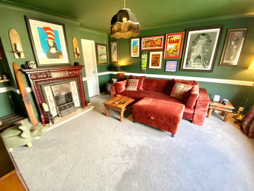 Property photo 3 of 25 Lounge