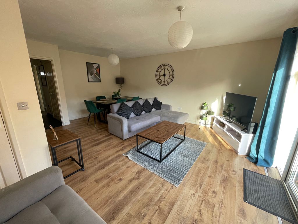 Property photo 2 of 10 Living Room