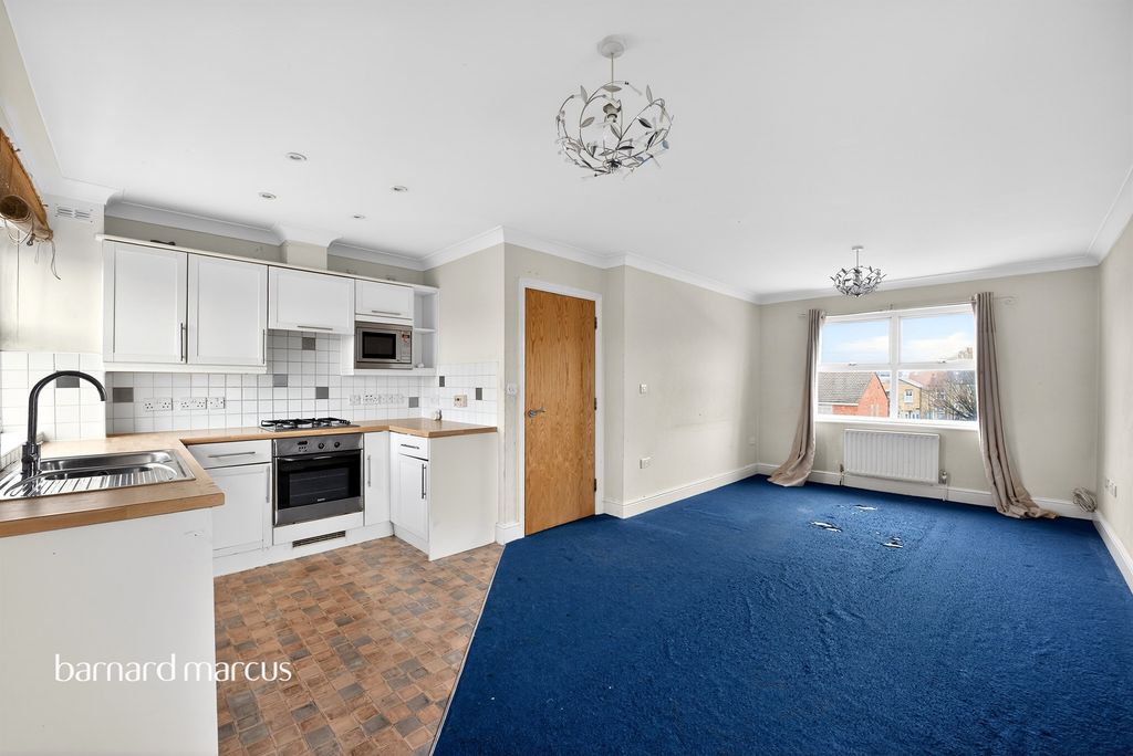 Property photo 2 of 20