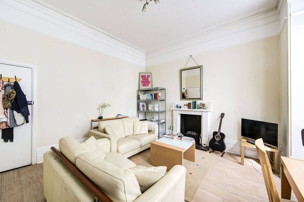 Property photo 2 of 8