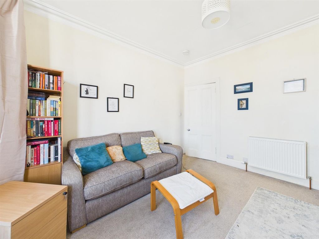 Property photo 3 of 12 Cam03924G0-Pr0016-Still006.Jpg