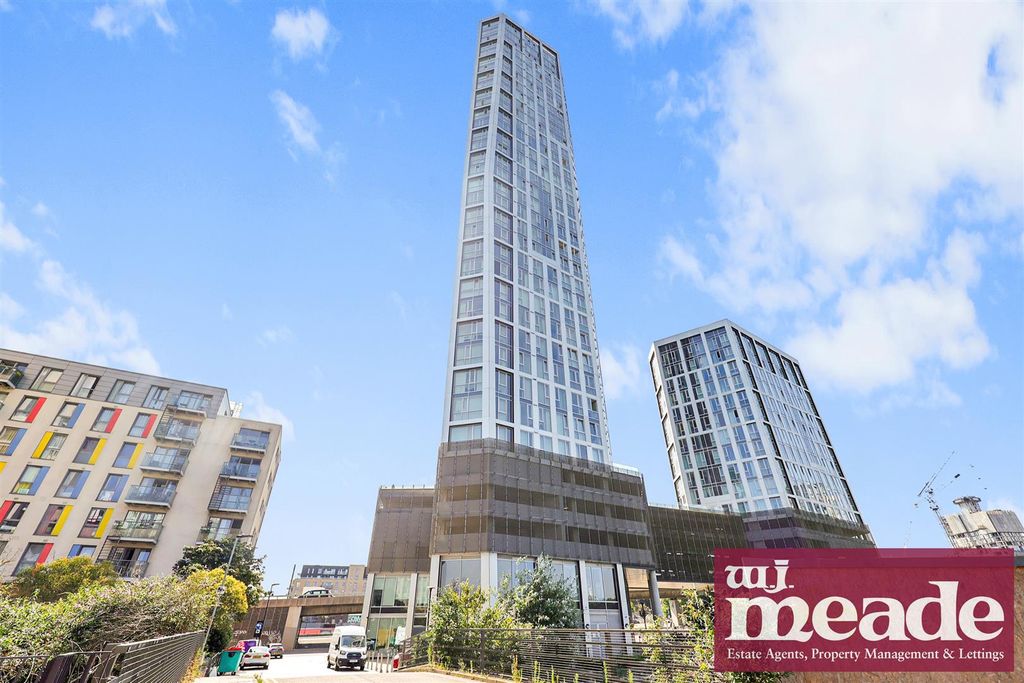 Property photo 1 of 12 Sky View Tower