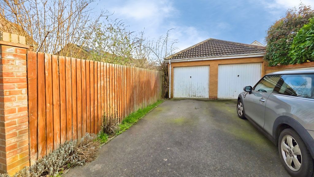 Property photo 3 of 11