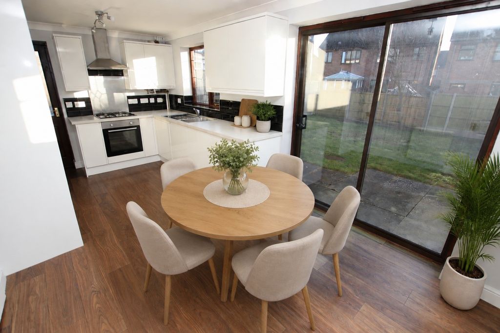 Property photo 2 of 9 5255461