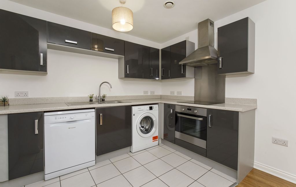 Property photo 2 of 12 I83A0017