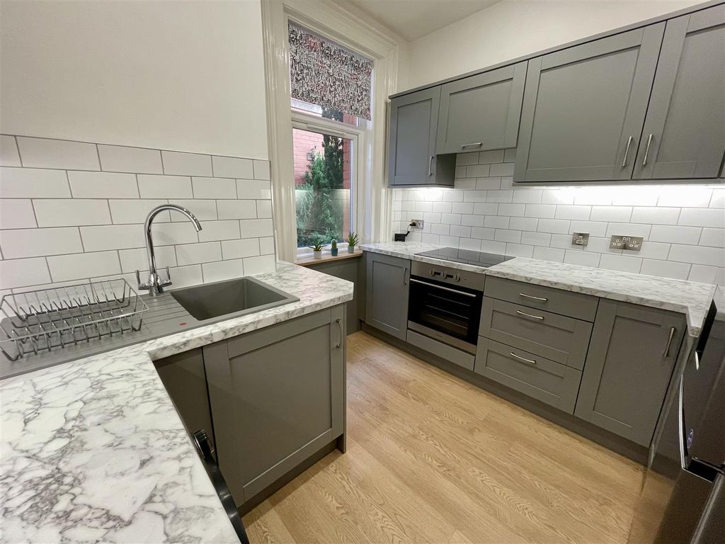 Property photo 3 of 16 Kitchen