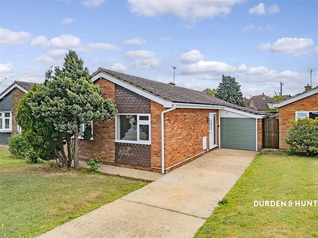 Property photo 1 of 16 Feedhams Close