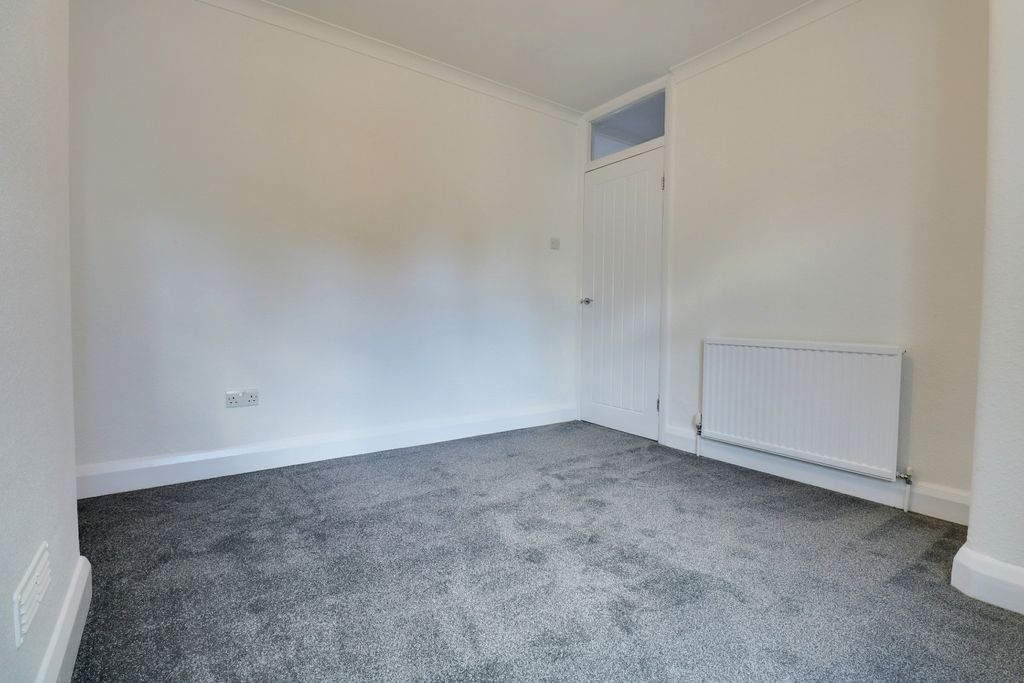 Property photo 2 of 9 5217552