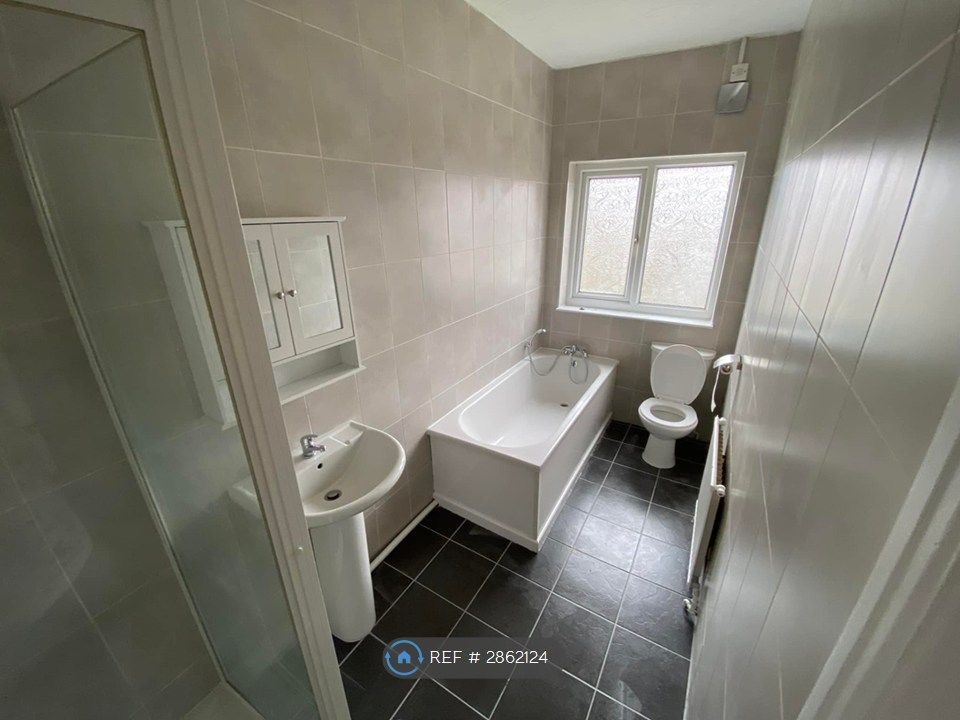 Property photo 3 of 5 Bathroom