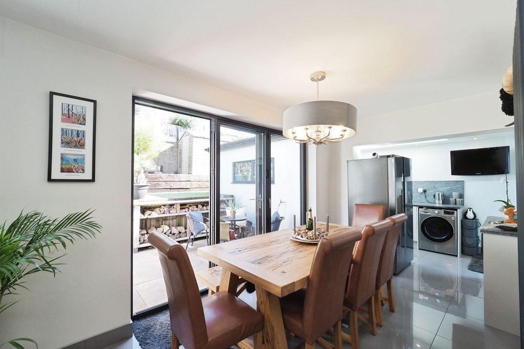 Property photo 3 of 20 Img_2987