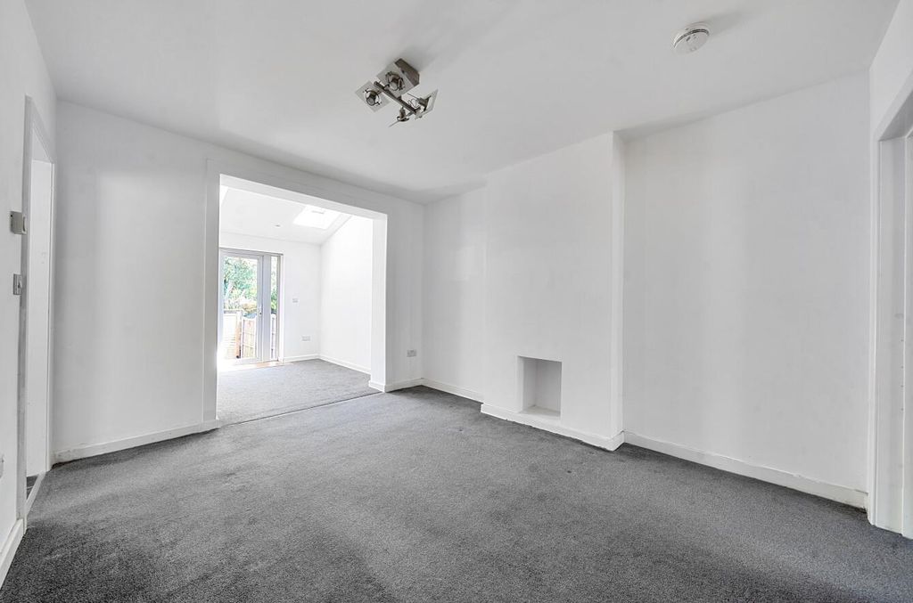 Property photo 3 of 14 1481512-15-6A3917Fb45E72.Jpg