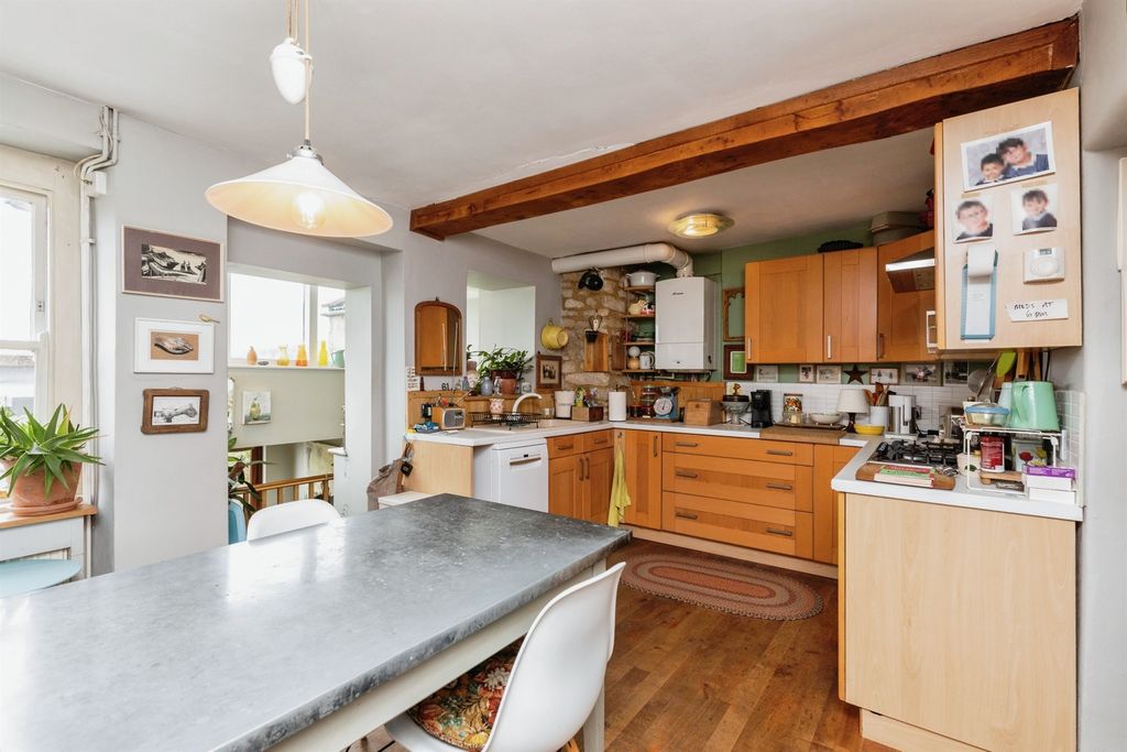 Property photo 3 of 15