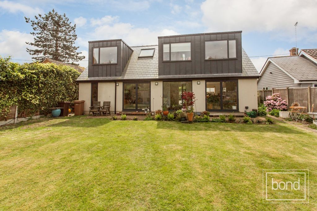 Property photo 2 of 21