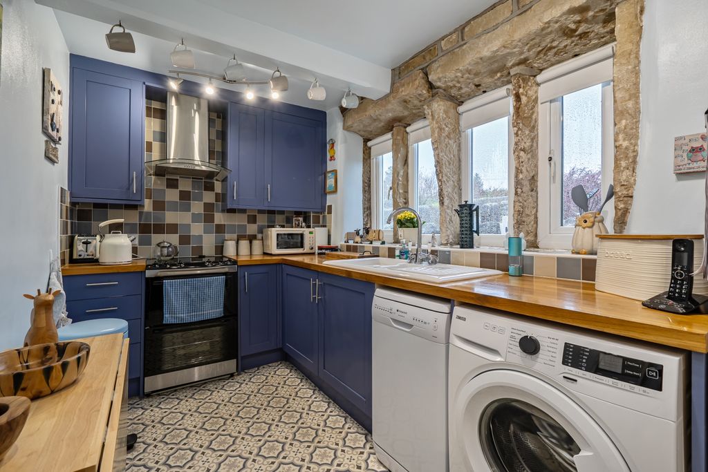 Property photo 3 of 18 1375733-10-6909E870d93F3