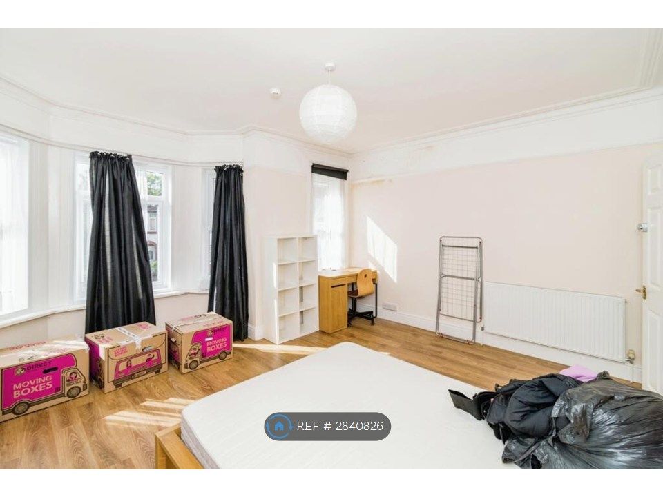 Property photo 3 of 17 Room 1 - Reserved