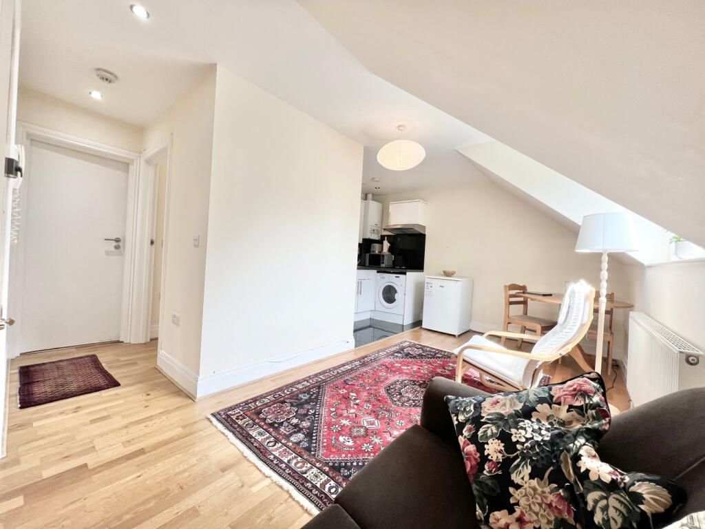 Property photo 3 of 10 81351_Wren_2069282389_Img_08_0000