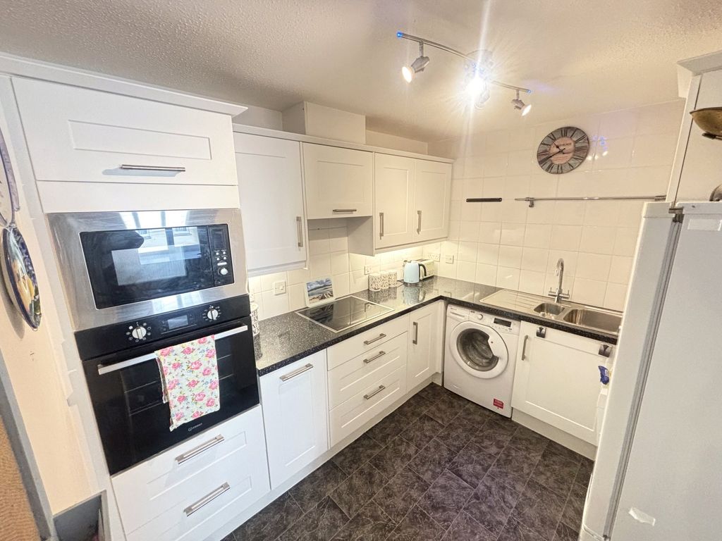 Property photo 3 of 17 3 - Kitchen
