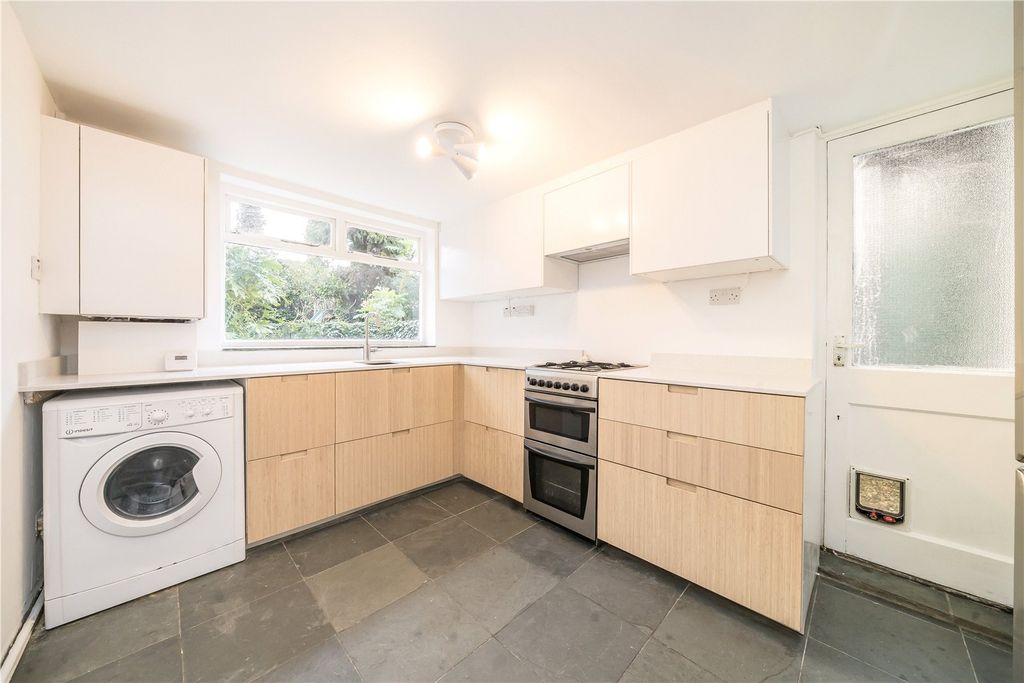 Property photo 3 of 13 Picture No. 10