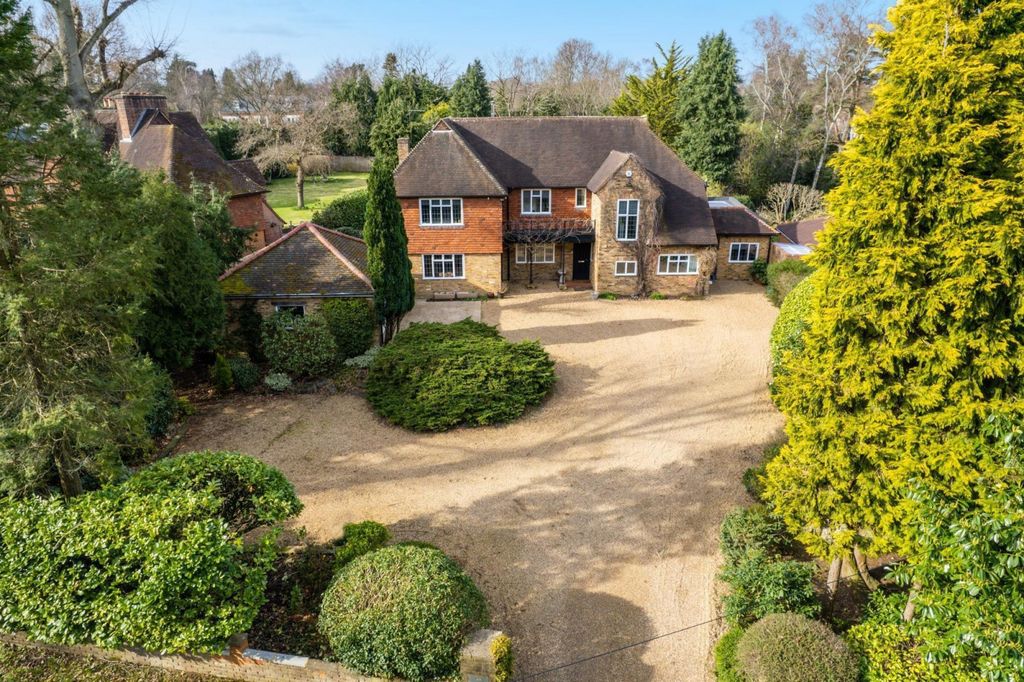 Property photo 1 of 12 Front