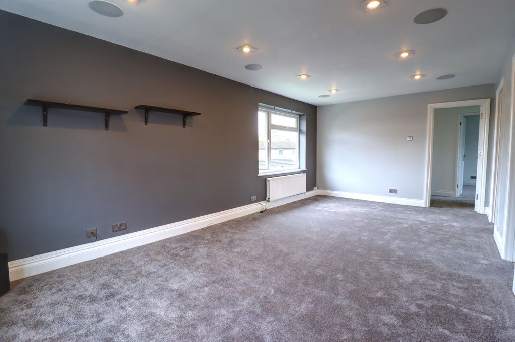 Property photo 2 of 9 Picture No. 08