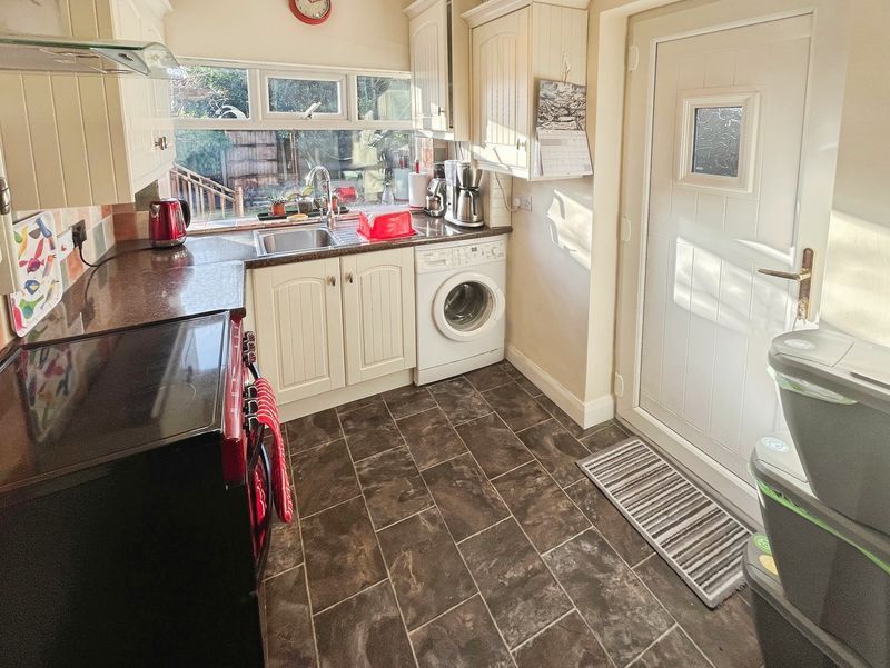 Property photo 3 of 15 Kitchen