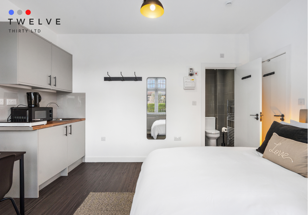 Property photo 3 of 12 Entire Studio