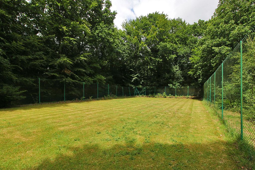Property photo 2 of 23 Tennis Court