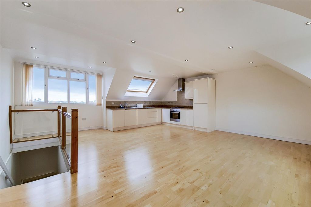 Property photo 3 of 12 9_Kitchen-Reception-3.Jpg