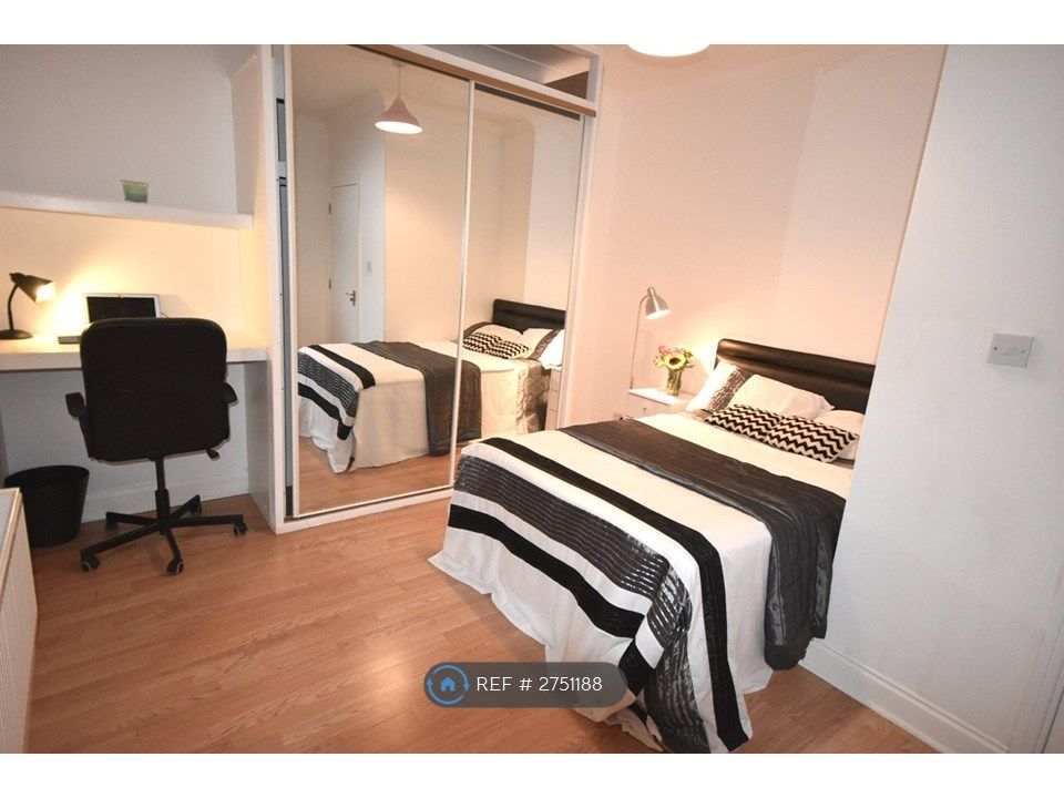 Property photo 1 of 32