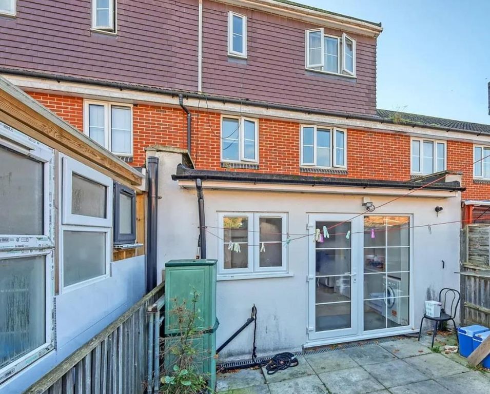 Property photo 2 of 13